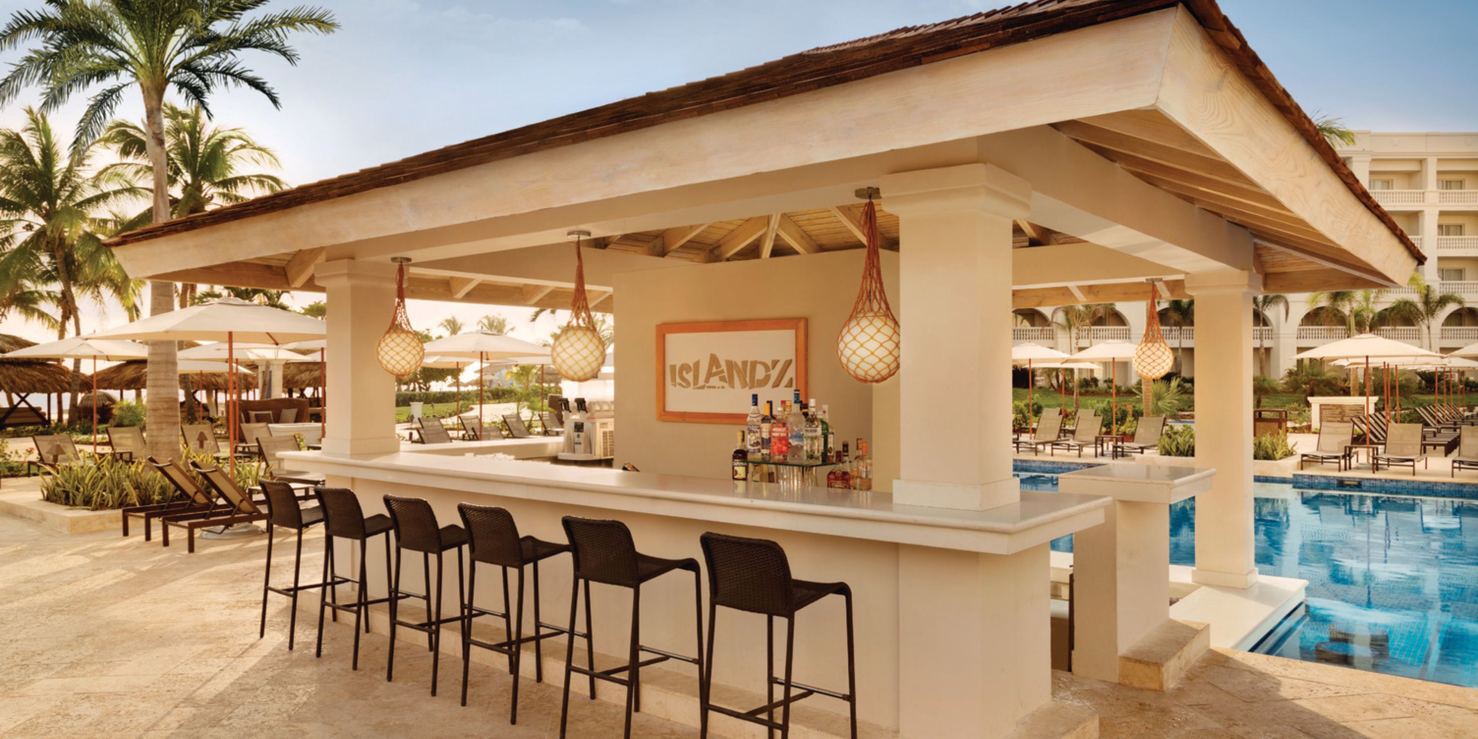 H Zilara Rh Pool Bar